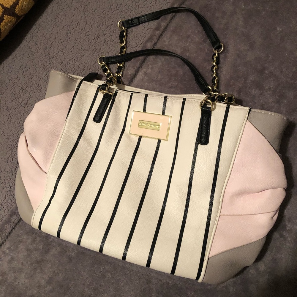 EUC  ~  BETSEY JOHNSON CHAIN HANDLE HANDBAG